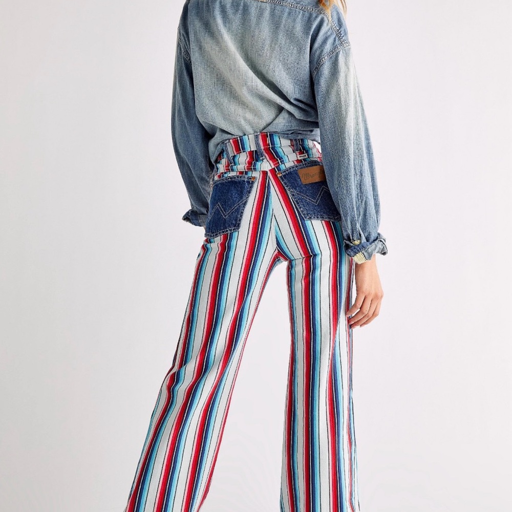 NWT Wrangler Wanderer 622 High Rise Flare Jeans